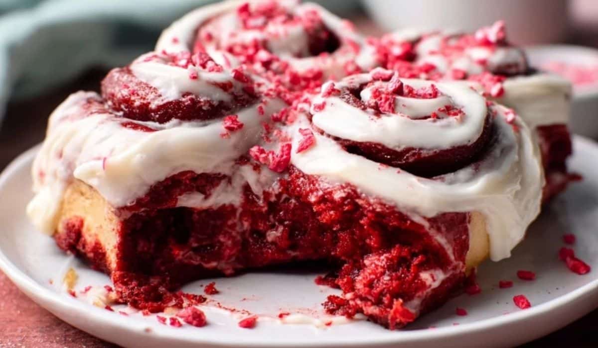 Red Velvet Cinnamon Roll pan with cream cheese frosting for Valentine's Day